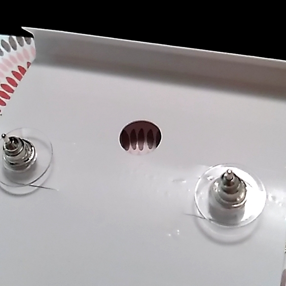 Earrings - Picture 4 of 4